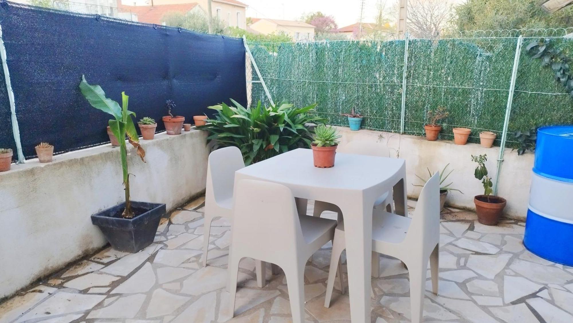 Villa Charmante Maison T2 De Plein Pied Avec Exterieur Calme Aux Arenes à Béziers Extérieur photo